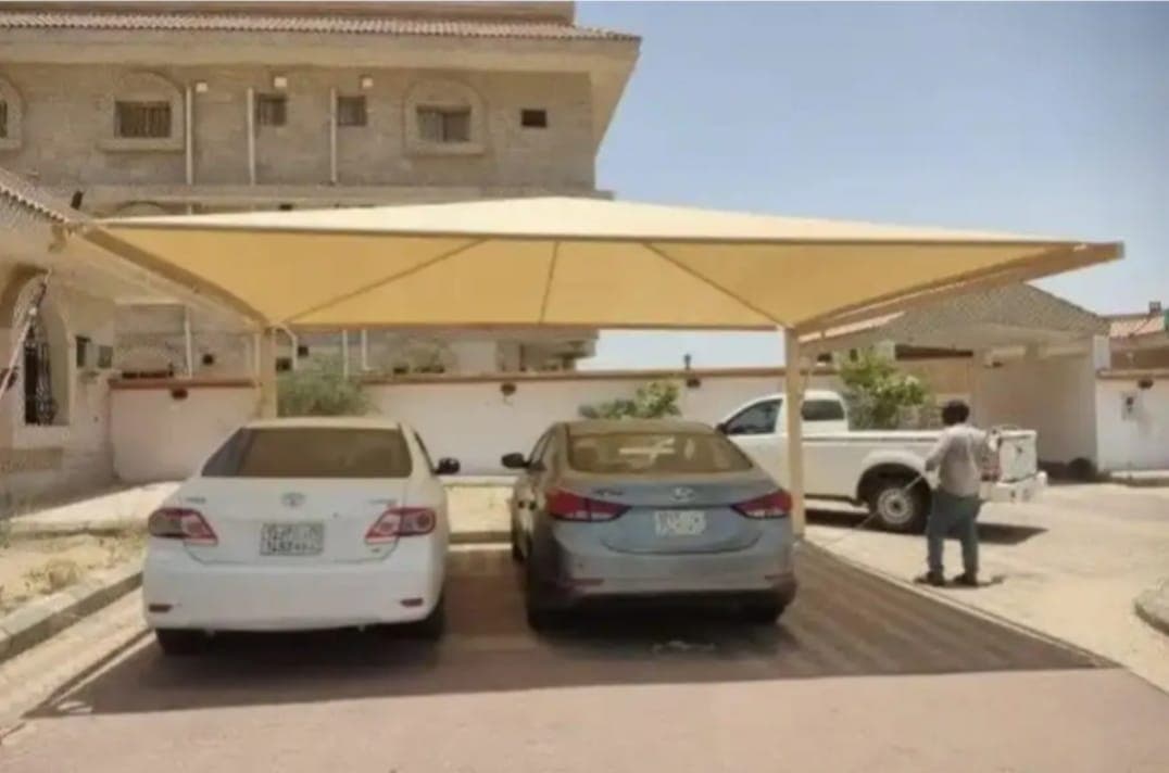 مشروع مظلات سيارات قماش لفيلا سكنية في حي الروضة