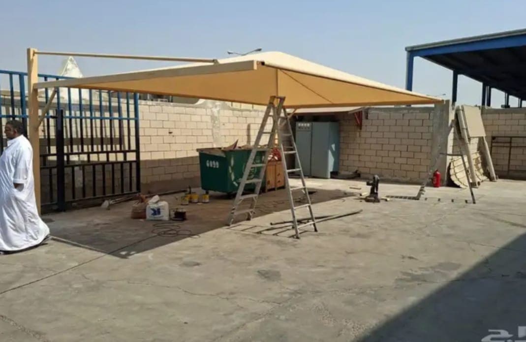 مشروع مظلات سيارات قماش لفيلا سكنية في حي الروضة