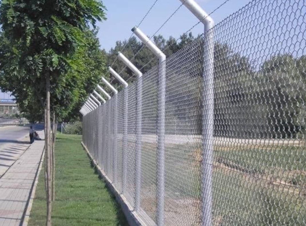 مشروع شبوك أمنية مجلفنة لحماية أرض في حي بريمان